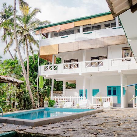 Bed and Breakfast Asanka Surf House & Resturant Мидигама-Ист Экстерьер фото