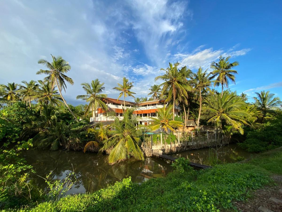Bed and Breakfast Asanka Surf House & Resturant Мидигама-Ист Экстерьер фото