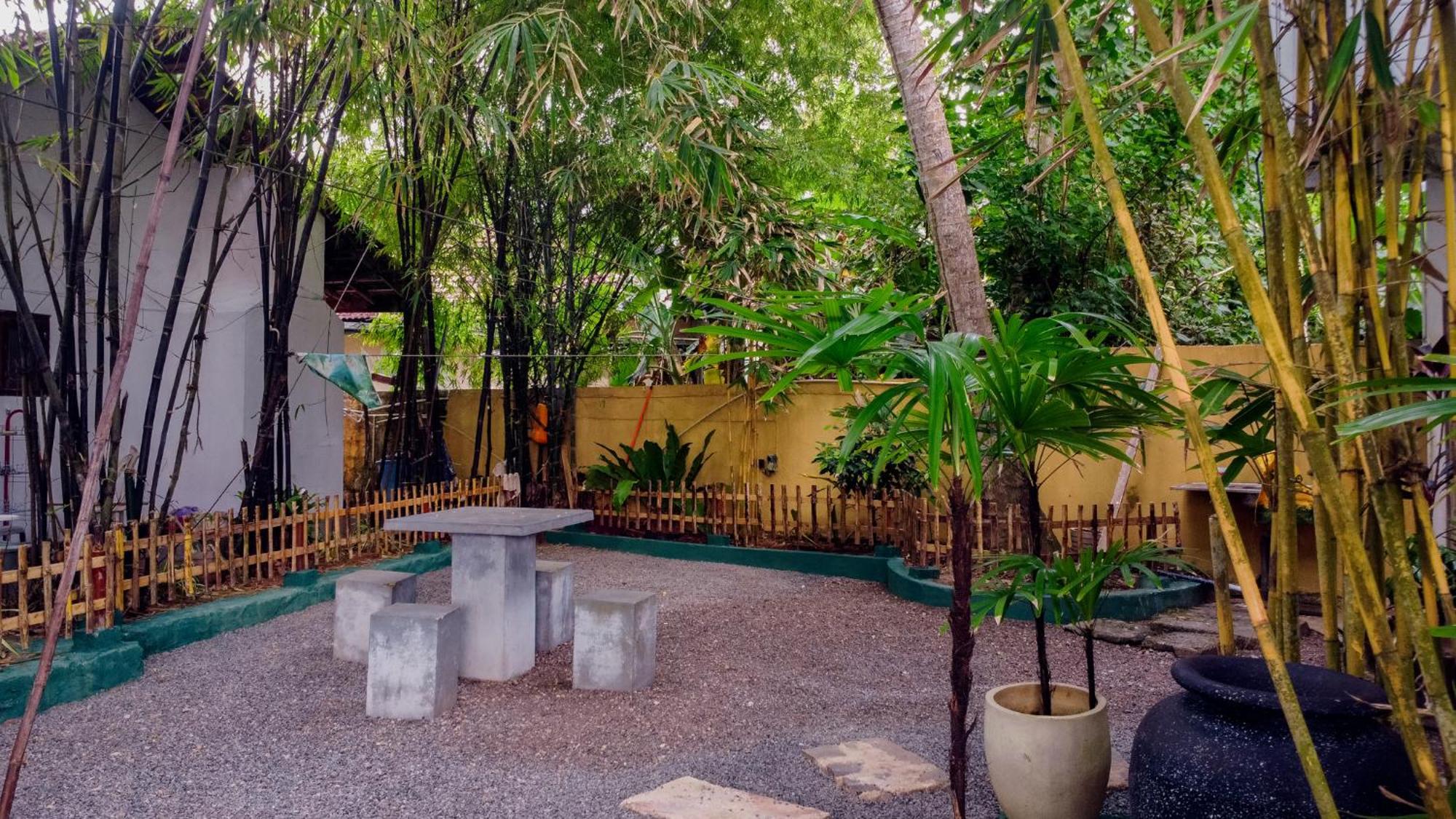 Bed and Breakfast Asanka Surf House & Resturant Мидигама-Ист Экстерьер фото