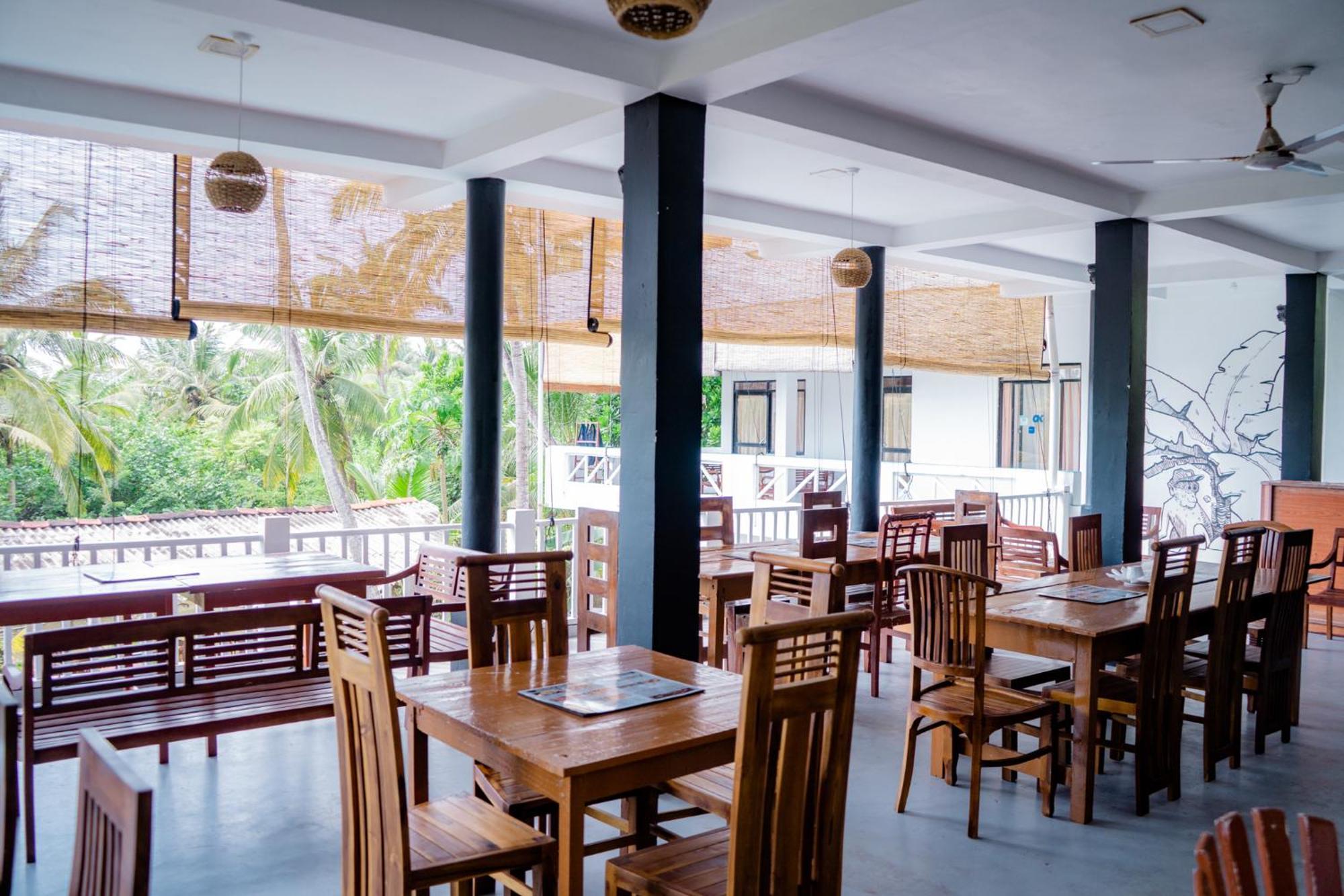 Bed and Breakfast Asanka Surf House & Resturant Мидигама-Ист Экстерьер фото