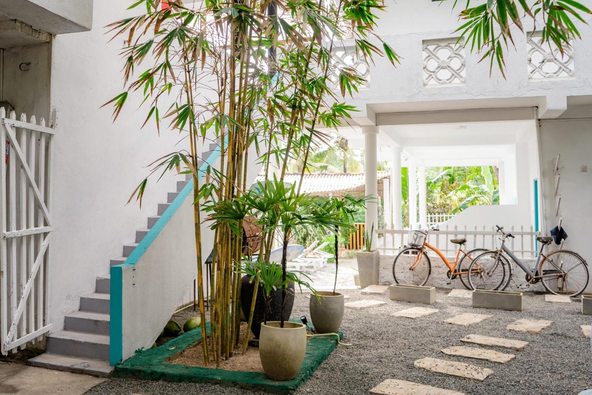Bed and Breakfast Asanka Surf House & Resturant Мидигама-Ист Экстерьер фото