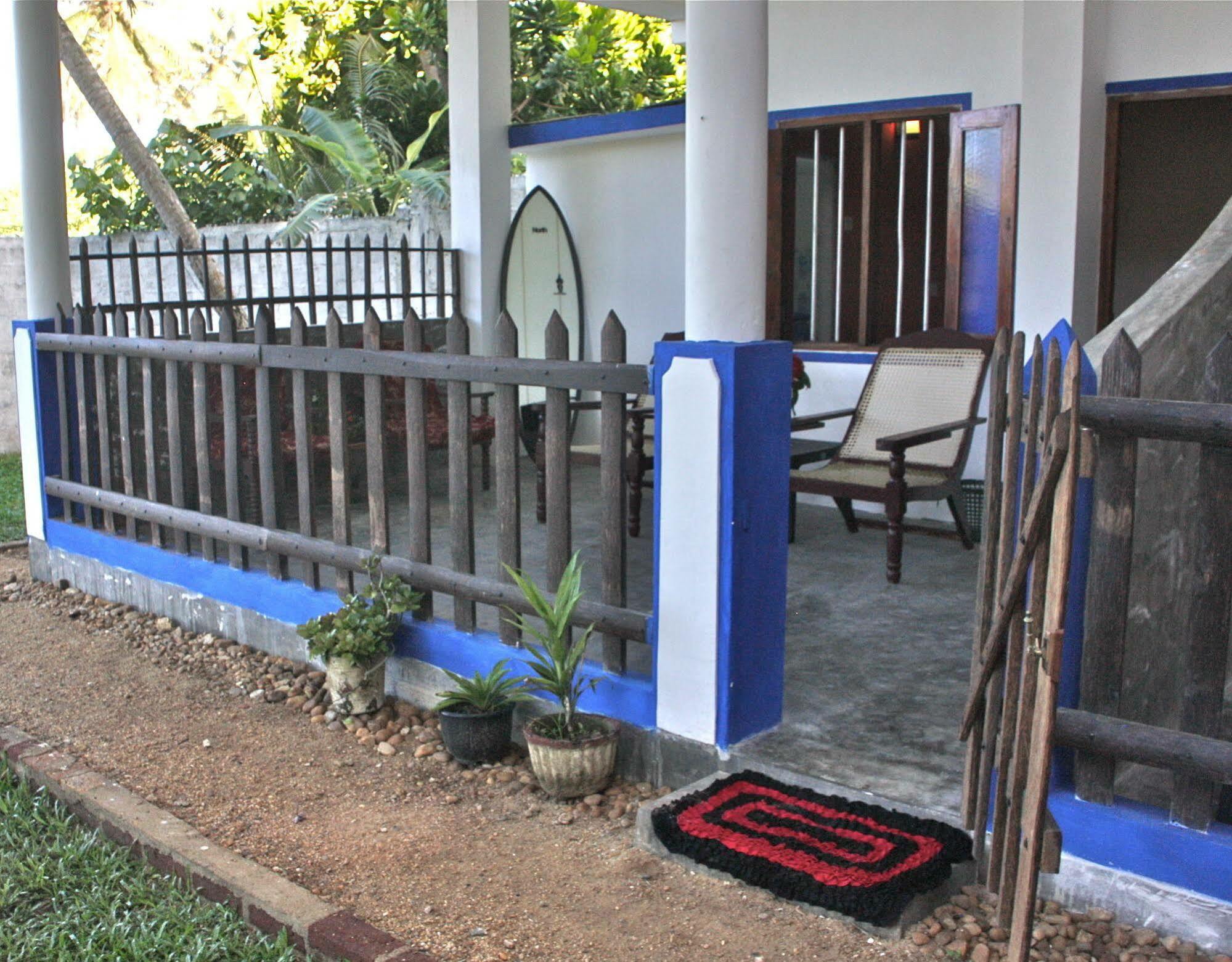 Bed and Breakfast Asanka Surf House & Resturant Мидигама-Ист Экстерьер фото